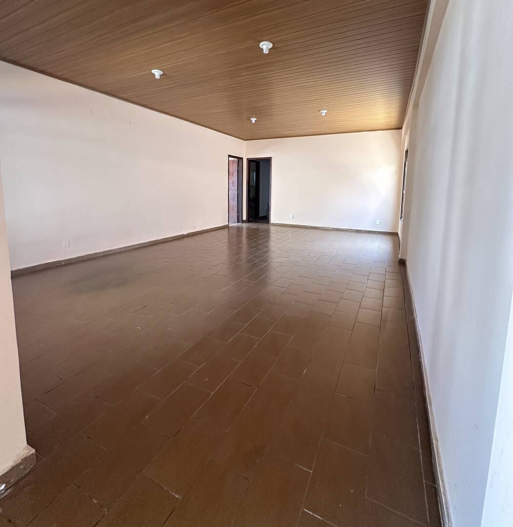 Casa, 4 quartos, 235 m² - Foto 2