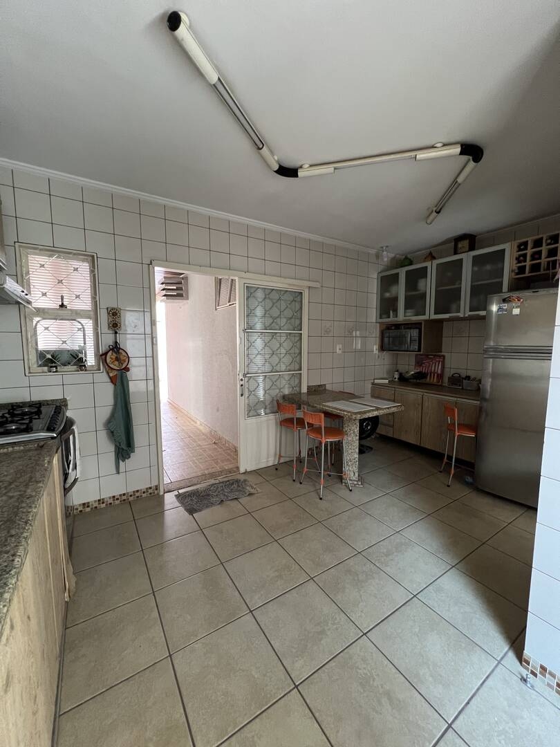 Casa, 4 quartos, 230 m² - Foto 4