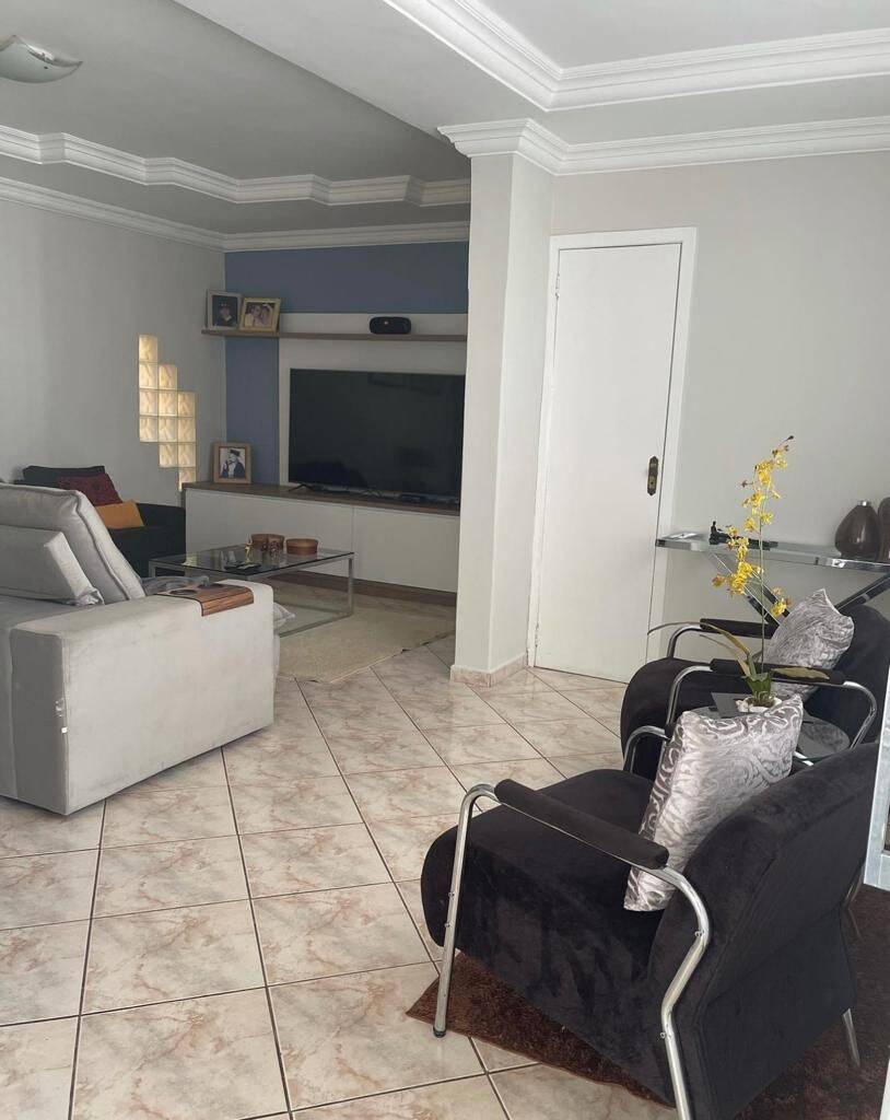 Casa à venda com 4 quartos, 201m² - Foto 3