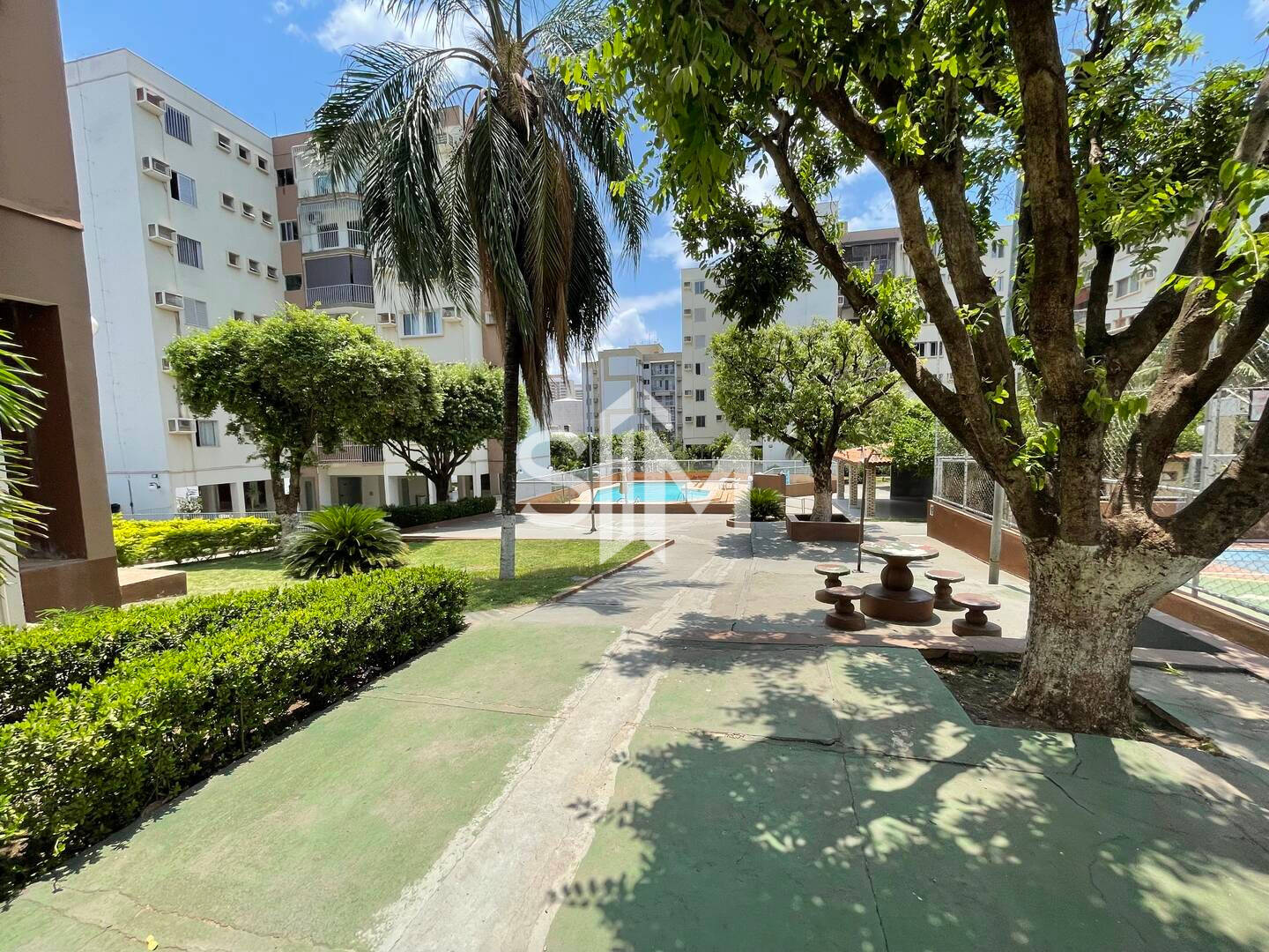 Apartamento à venda com 3 quartos, 95m² - Foto 1