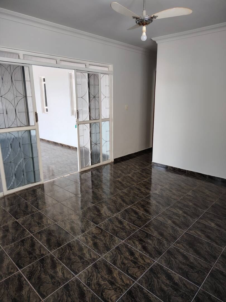 Casa, 4 quartos, 153 m² - Foto 3