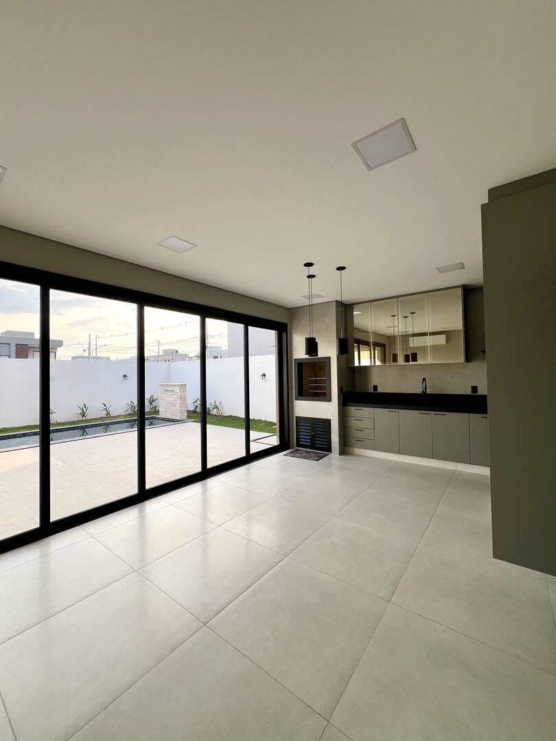 Casa, 3 quartos, 200 m² - Foto 1