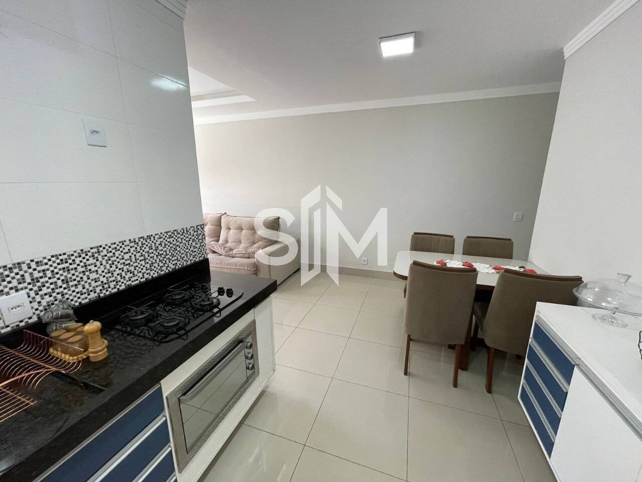 Casa à venda com 3 quartos, 110m² - Foto 4