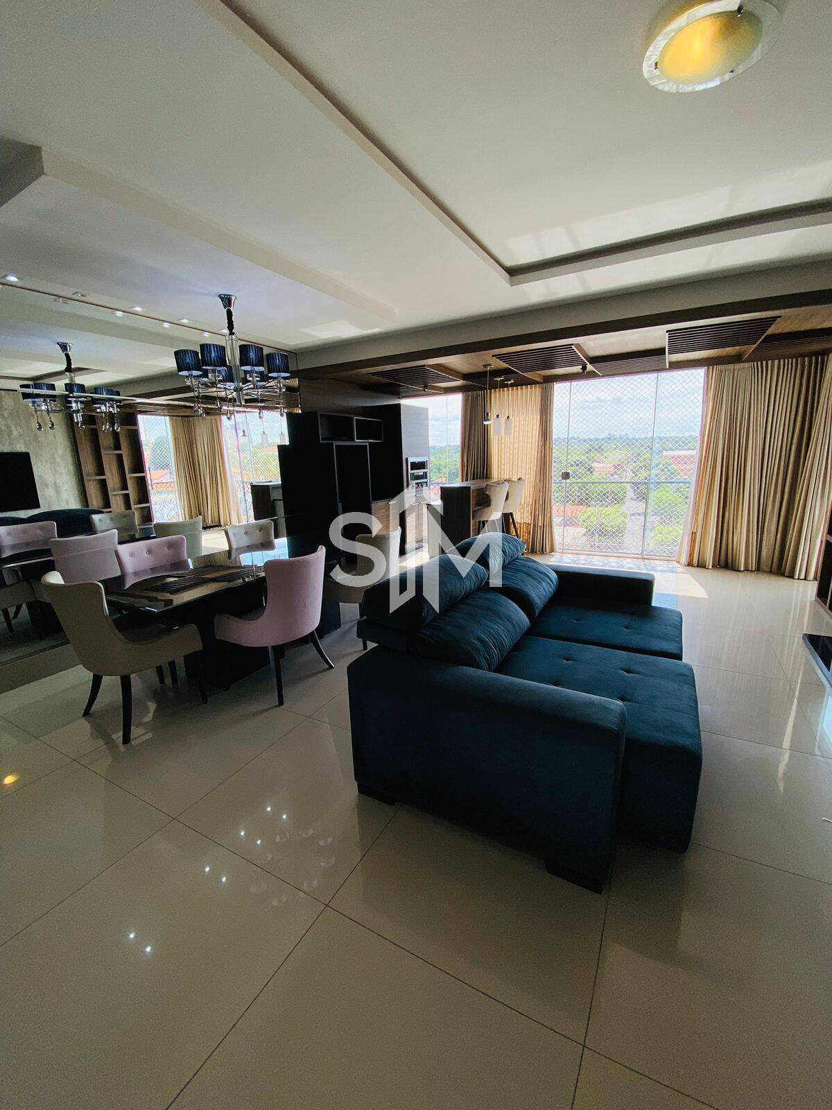 Apartamento para alugar com 3 quartos, 140m² - Foto 1