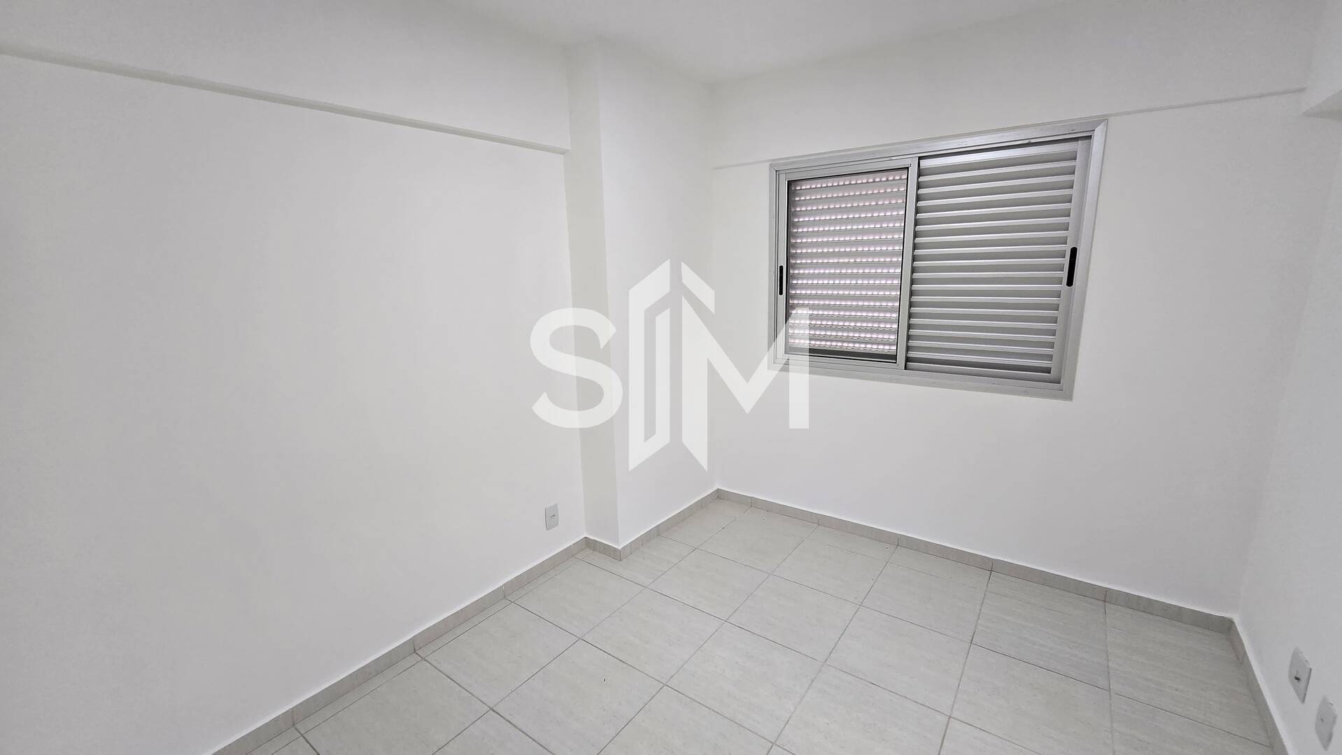 Apartamento à venda com 4 quartos, 143m² - Foto 2