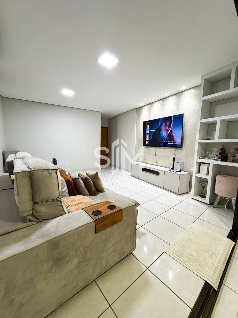 Apartamento à venda com 3 quartos, 97m² - Foto 2