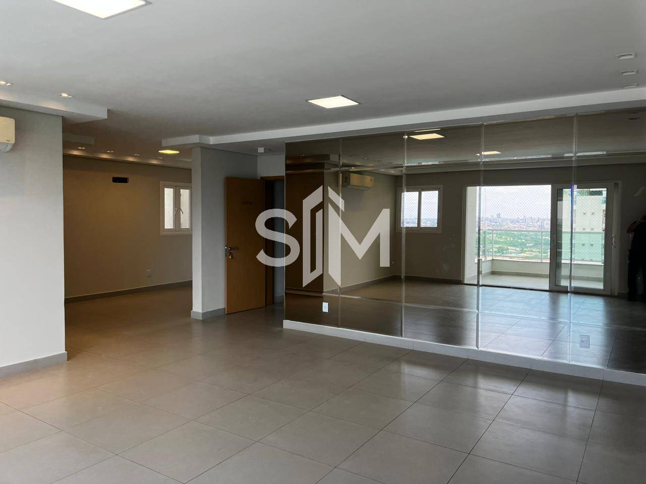 Apartamento para alugar com 3 quartos, 155m² - Foto 2