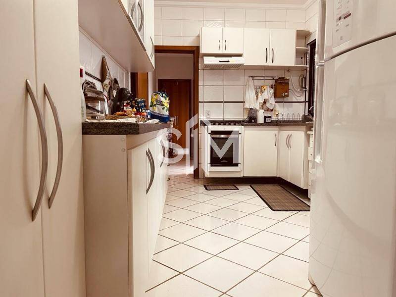 Apartamento à venda com 3 quartos, 160m² - Foto 4